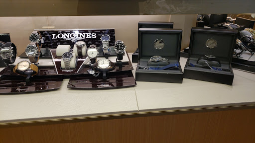 Jewelry Store «Jared The Galleria of Jewelry», reviews and photos, 16070 W Bluemound Rd, Brookfield, WI 53005, USA