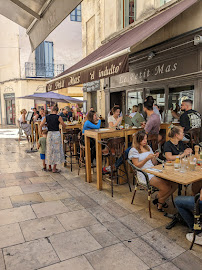 Atmosphère du Restaurant de tapas Le Petit Mas à Nîmes - n°2