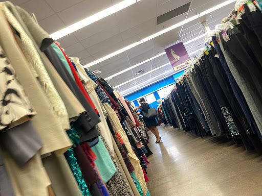 Thrift Store «Fountain Hills Goodwill Retail Store & Donation Center», reviews and photos, 13757 N Fountain Hills Blvd, Fountain Hills, AZ 85268, USA