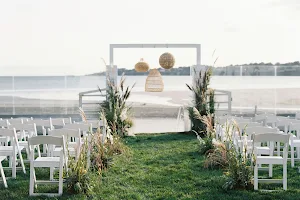 Newport Beach House: A Longwood Venue image