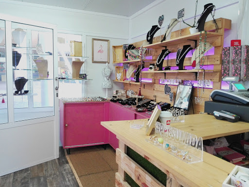 LA CASITA DE CRISTAL Artesania Bisuteria personal y Complementos y grabados