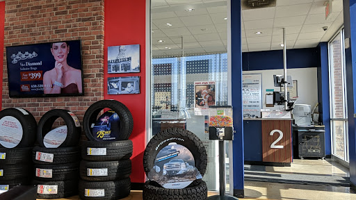 Car Repair and Maintenance «Pep Boys Auto Service & Tire», reviews and photos, 2945 Kirk Rd, Aurora, IL 60502, USA
