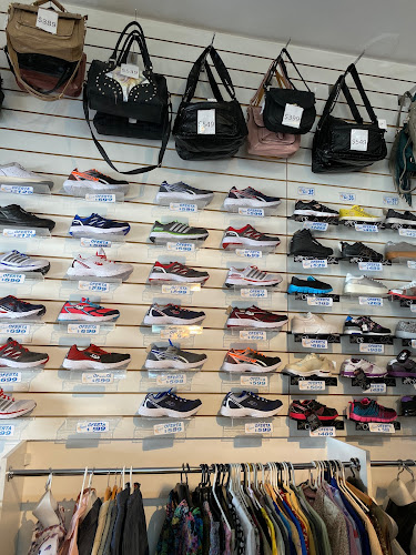 Outlet El Colmenar - Tienda de ropa