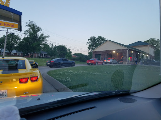 Screaming Eagle Express Car Wash en Clarksville