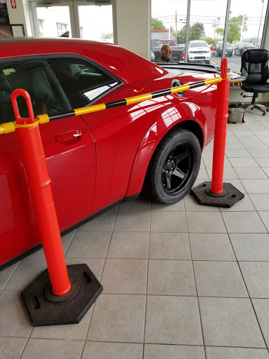 Car Dealer «Falls Chrysler Jeep Dodge», reviews and photos, 4100 State Rd, Cuyahoga Falls, OH 44223, USA