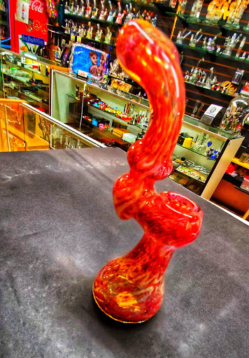 Tobacco Shop «Cherry Smoke & Skate Shop», reviews and photos, 418 Cherry Ave, Long Beach, CA 90802, USA