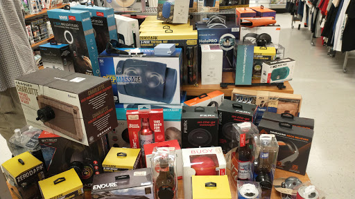 Department Store «T.J. Maxx», reviews and photos, 9590 Village Pl Blvd, Brighton, MI 48116, USA