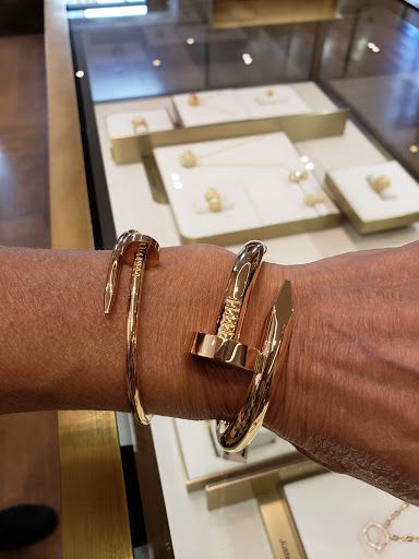 Jewelry Store «Cartier», reviews and photos, 370 N Rodeo Dr, Beverly Hills, CA 90210, USA