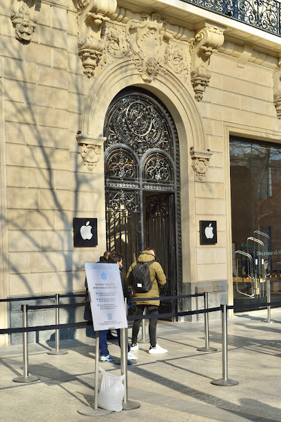 Apple Champs-Élysées Paris 75008