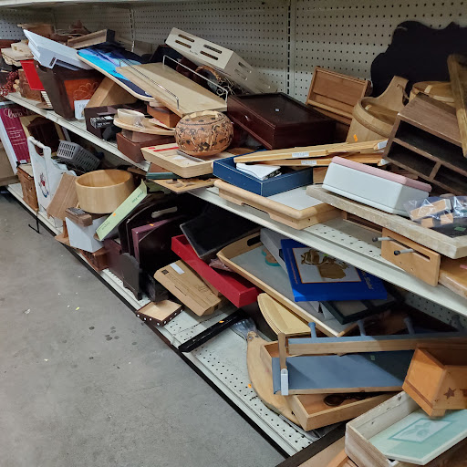 Thrift Store «St. Vincent de Paul», reviews and photos, 575 Rainier Ave N, Renton, WA 98057, USA