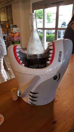 Oyster Bar Restaurant «Triton Craft Beer and Oyster Bar», reviews and photos, 308 Centre St, Beach Haven, NJ 08008, USA