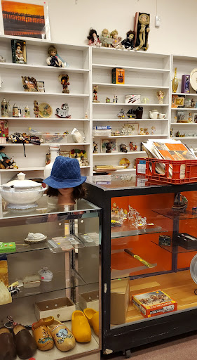 Thrift Store «Fabulously Frugal Thrift Shop», reviews and photos, 611 2nd St, Snohomish, WA 98290, USA