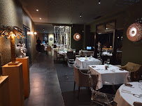 Atmosphère du Restaurant gastronomique Restaurant le Vivier, L'Isle-sur-la-Sorgue - n°2