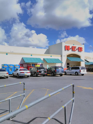 Grocery Store «H-E-B Grocery», reviews and photos, 209 N Texas Ave, Mercedes, TX 78570, USA
