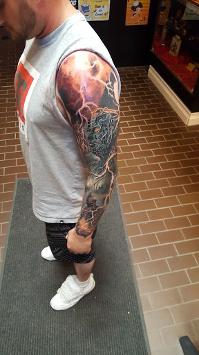 Tattoo Shop «Dinkytown Tattoo», reviews and photos, 407 14th Ave SE, Minneapolis, MN 55414, USA