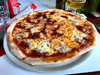 Pizza du Pizzeria La Bella à Pontarlier - n°18
