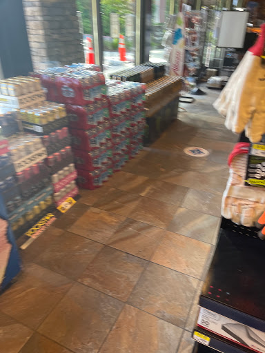 Liquor Store «Snoqualmie Tobacco & Liquor Company», reviews and photos, 37500 SE North Bend Way, Snoqualmie, WA 98065, USA