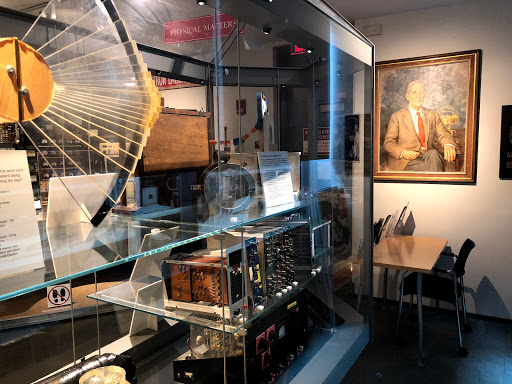 The Collection of Historical Scientific Instruments at the Putnam Gallery