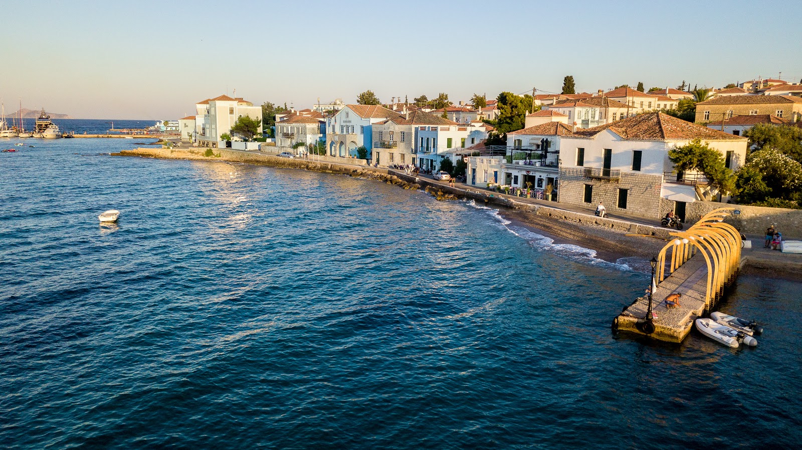 Photo of Paralia Spetses I with green pure water surface