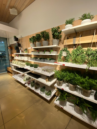 Furniture Store «Crate and Barrel», reviews and photos, 555 Bellevue Way NE, Bellevue, WA 98004, USA