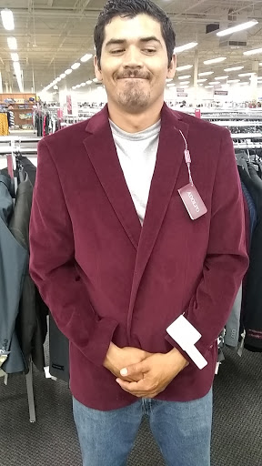 Clothing Store «Burlington Coat Factory», reviews and photos, 6900 Chestnut St, Gilroy, CA 95020, USA