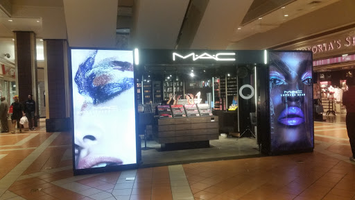 Cosmetics Store «MAC Cosmetics - Atlantic Terminal», reviews and photos, 139 Flatbush Ave, Brooklyn, NY 11217, USA