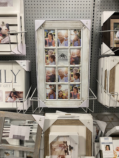 Home Goods Store «At Home», reviews and photos, 11221 Outlet Dr, Knoxville, TN 37932, USA