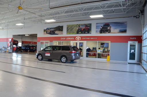 Toyota Dealer «Sam Leman Toyota Bloomington», reviews and photos, 1502 Morrissey Dr, Bloomington, IL 61701, USA