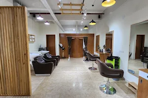 Hashtag unisex salon || Top Unisex Salon, Beauty Salon, Skin Salon image