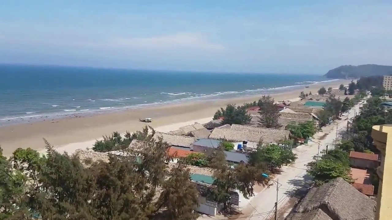 Zdjęcie Hai Hoa Beach - popularne miejsce wśród znawców relaksu