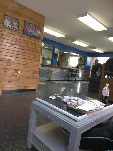 Tire Shop «Airport Tire & Auto», reviews and photos, 2919 Hebron Park Dr, Hebron, KY 41048, USA