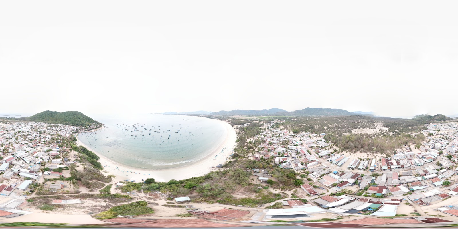 Foto van Tan Phung Beach met lange baai