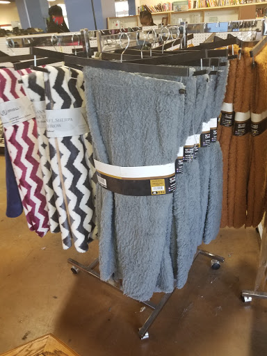 Second Hand Store «Goodwill - Glendale», reviews and photos