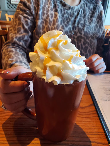 American Restaurant «Cracker Barrel Old Country Store», reviews and photos, 4210 Marlane Dr, Grove City, OH 43123, USA