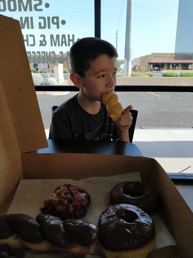 Donut Shop «Daily Donuts», reviews and photos, 10725 W Indian School Rd, Avondale, AZ 85392, USA