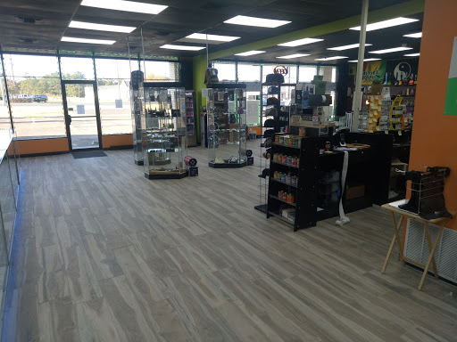 Tobacco Shop «Smoke Center In Longview», reviews and photos, 1016 W Loop 281 Suite # B, Longview, TX 75604, USA