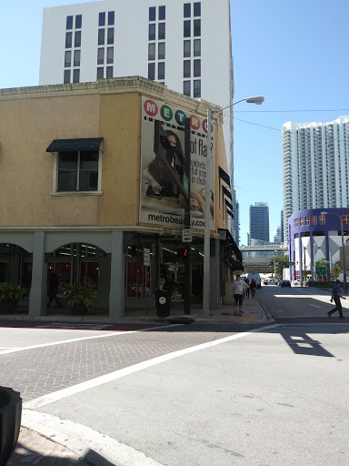 Metro Beauty Center, 4 SE 1st St, Miami, FL 33131, USA, 