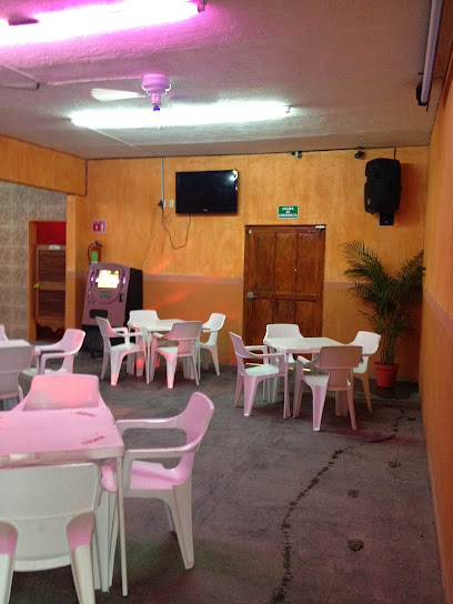 Los BEniTO's Bar & Cantina