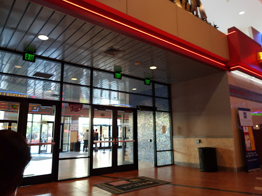 Movie Theater «Regal Cinemas Deer Park 16 IMAX & RPX», reviews and photos, 455 Commack Rd, Deer Park, NY 11729, USA