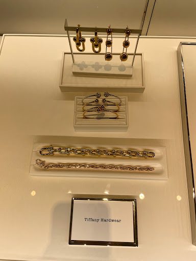 Jewelry Store «Tiffany & Co.», reviews and photos, 28699 Chagrin Blvd, Woodmere, OH 44122, USA