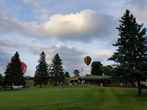 Golf Course «Chemung Hills Golf Club & Banquet Center», reviews and photos, 3125 Golf Club Rd, Howell, MI 48843, USA