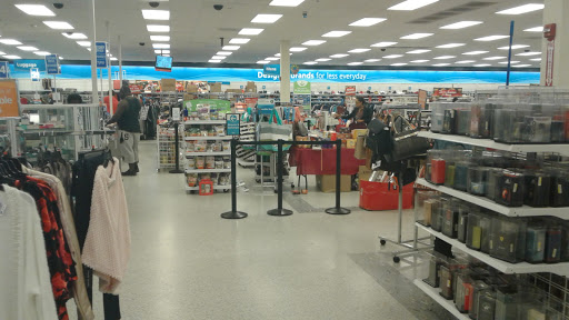 Clothing Store «Ross Dress for Less», reviews and photos, 5901 Wesley Grove Blvd, Wesley Chapel, FL 33544, USA