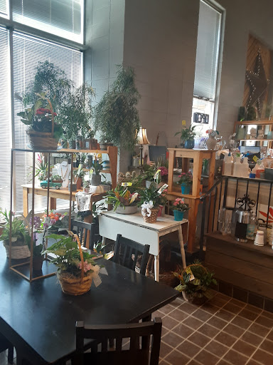 Florist «Chenoweth Floral & Greenhouses», reviews and photos, 563 Old Hwy 8 SW, St Paul, MN 55112, USA