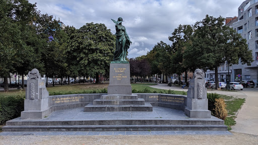 Monument au Pigeon-Soldat