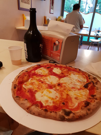 Pizzeria Regina Margherita Piacenza - Via Egidio Gorra, 53, 29122 Piacenza PC, Italy