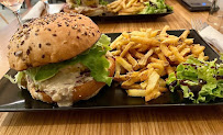 Plats et boissons du Restaurant La Case Burger à Saint-Étienne-de-Fontbellon - n°3