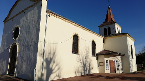 Église catholique Église Saint-Pierre et Saint-Claude Pradines