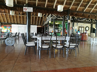 Restaurante Rivero,s - 06, Av Oaxaca Entre Aguas Calientes Y Campeche, 77900 Calderitas, Q.R., Mexico