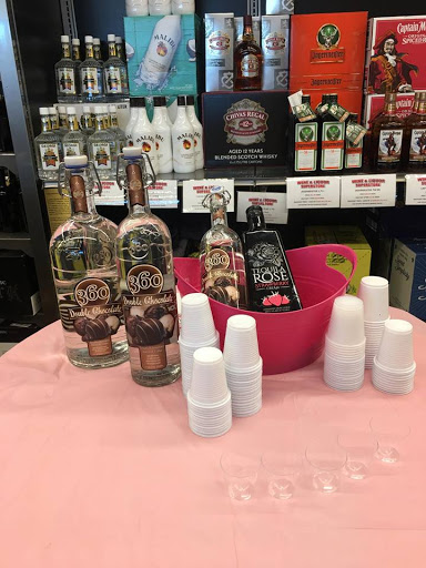 Liquor Store «Wine & Liquor Superstore», reviews and photos, 815 Hutchinson River Pkwy, Bronx, NY 10465, USA