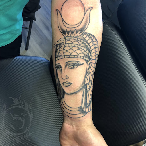 Tattoo Shop «5 Point Studios», reviews and photos, 1800 NW 86th St, Clive, IA 50325, USA